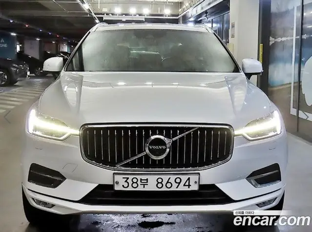 Volvo XC60 2019 2.0 автомат (гидро), миниатюра 2
