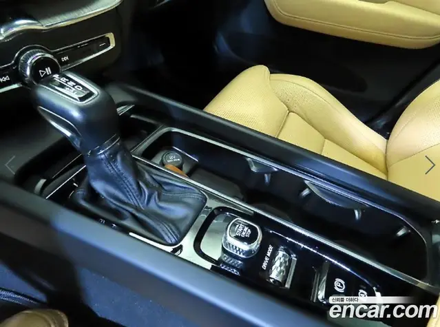 Volvo XC60 2019 2.0 автомат (гидро), миниатюра 12