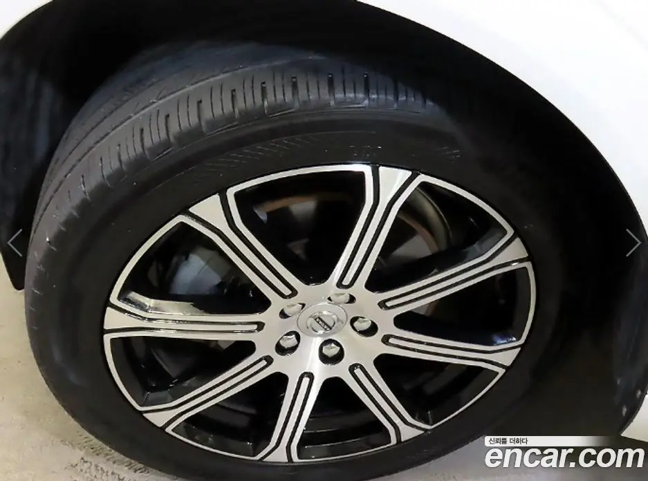 Volvo XC60 2019 2.0 автомат (гидро), фото 20