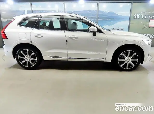 Volvo XC60 2019 2.0 автомат (гидро), миниатюра 3