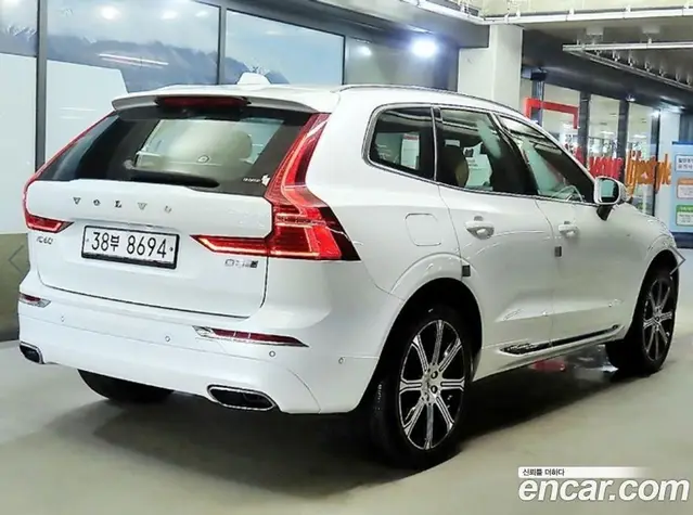 Volvo XC60 2019 2.0 автомат (гидро), миниатюра 4