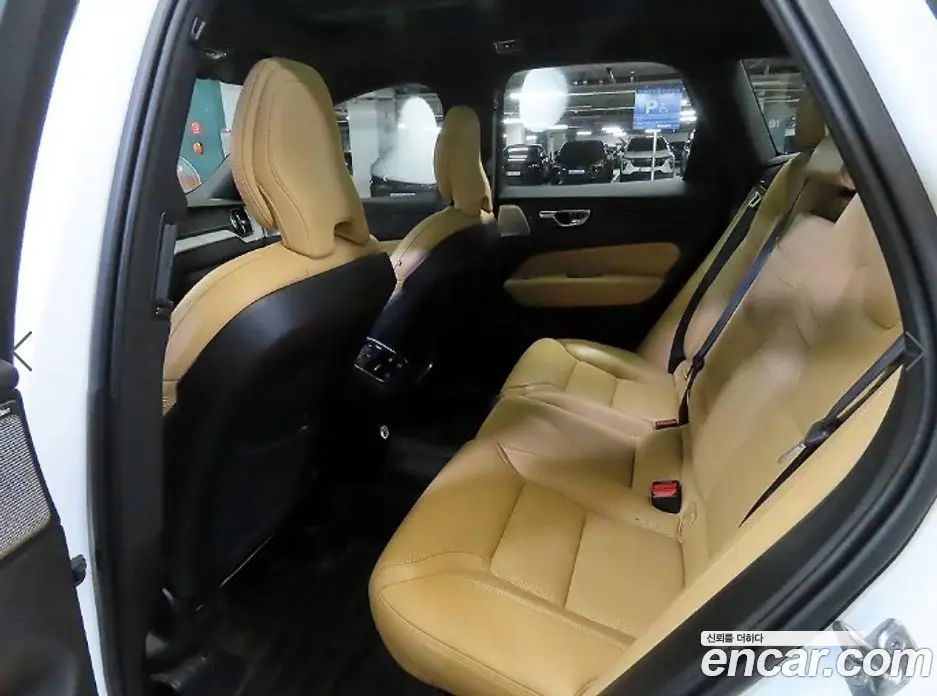 Volvo XC60 2019 2.0 автомат (гидро), фото 7
