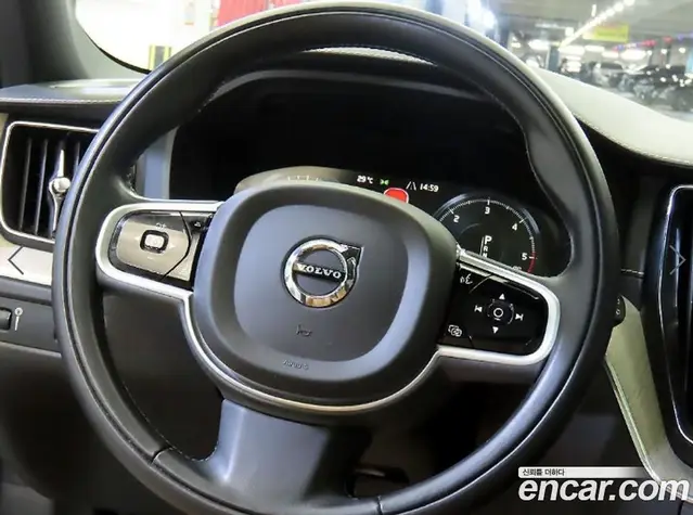 Volvo XC60 2019 2.0 автомат (гидро), миниатюра 8