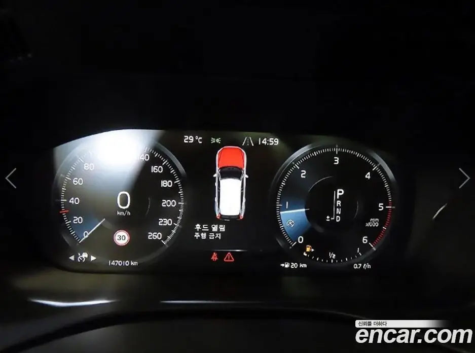 Volvo XC60 2019 2.0 автомат (гидро), фото 9
