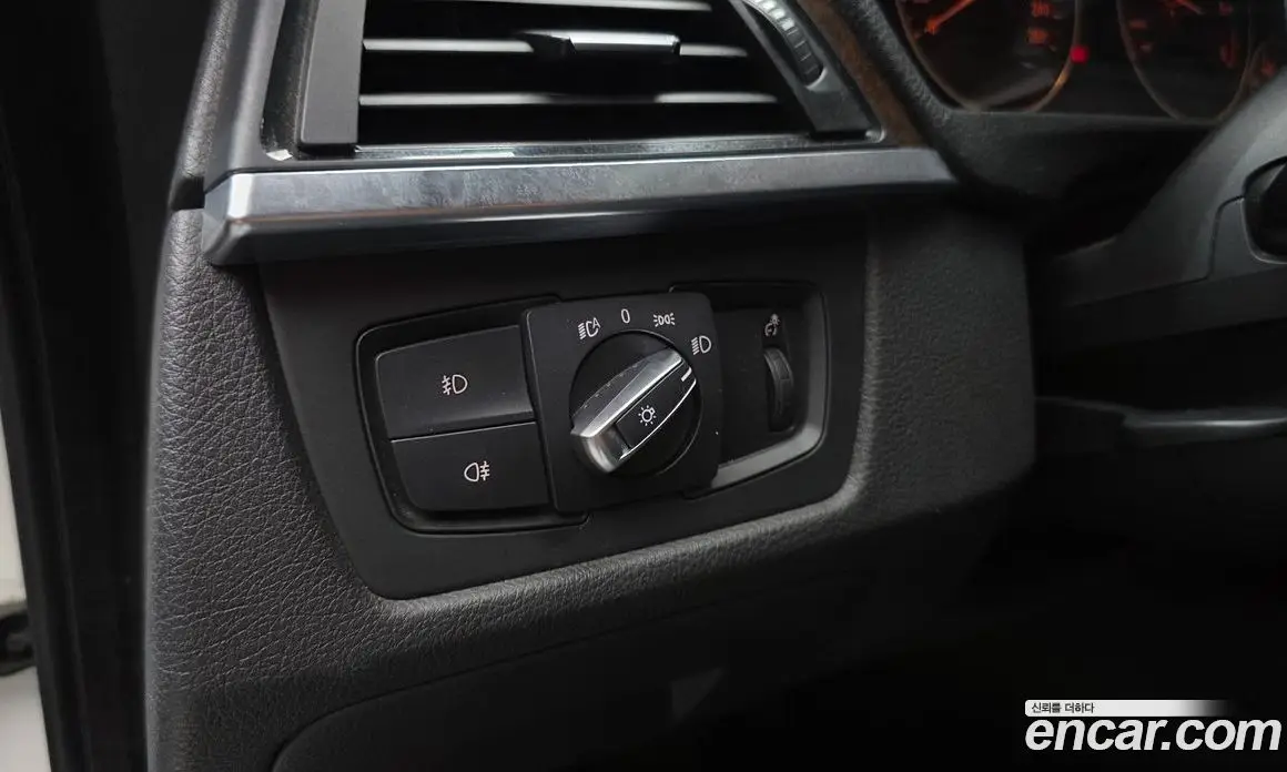 BMW 3 серия 2015 2.0 автомат (гидро), фото 18 BMW 3 серия 2015 2.0 автомат (гидро), фото 18