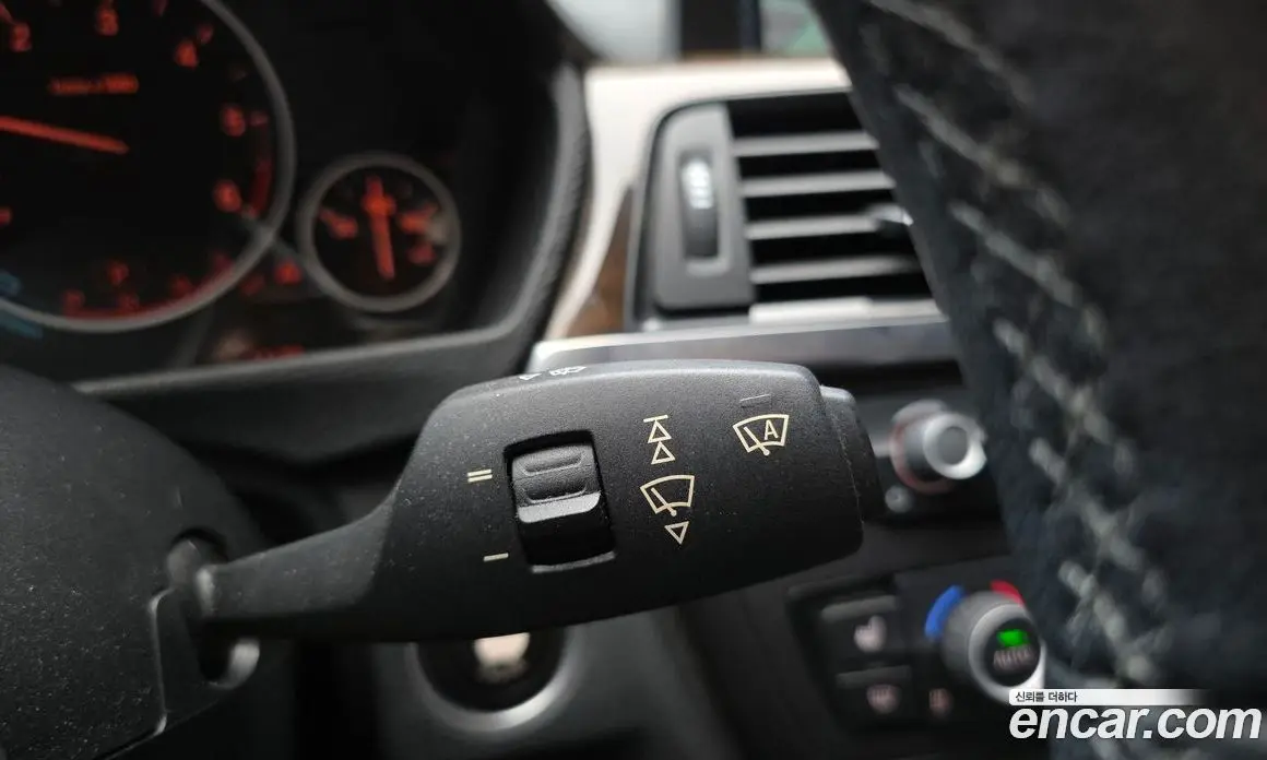 BMW 3 серия 2015 2.0 автомат (гидро), фото 19 BMW 3 серия 2015 2.0 автомат (гидро), фото 19