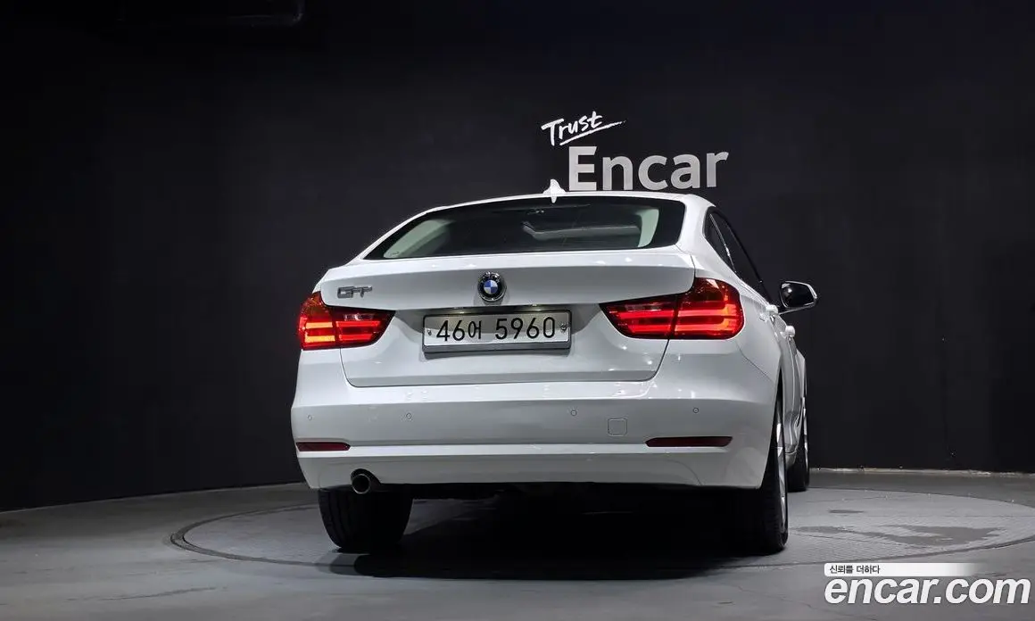 BMW 3 серия 2015 2.0 автомат (гидро), фото 4 BMW 3 серия 2015 2.0 автомат (гидро), фото 4