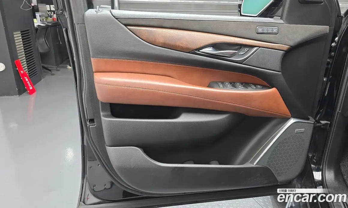 Cadillac Escalade 2018 6.2 автомат (гидро), фото 14