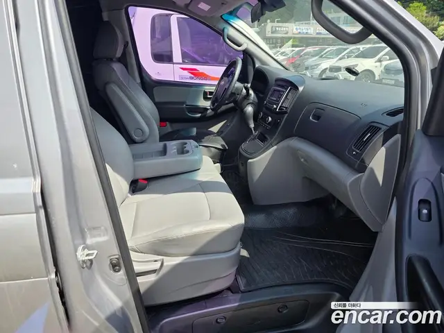 Hyundai Starex 2016 2.5 автомат (гидро), миниатюра 8