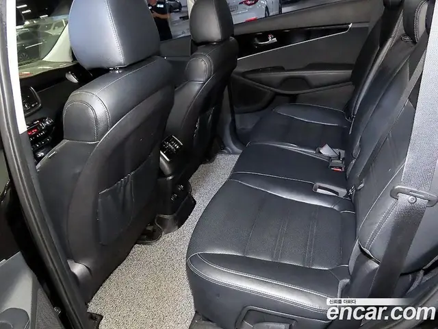 Kia Sorento 2018 2.2 автомат (гидро), миниатюра 7 Kia Sorento 2018 2.2 автомат (гидро), миниатюра 7