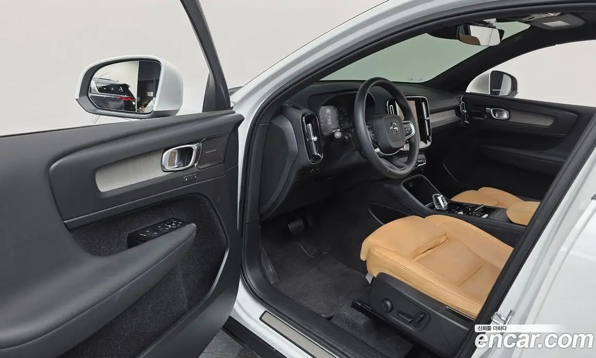 Volvo XC40 2021 2.0 автомат (гидро), фото 13
