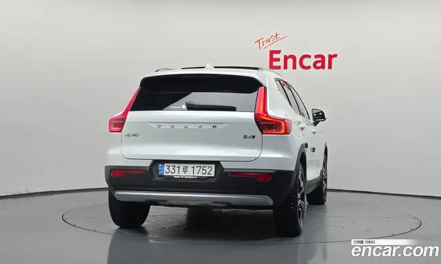 Volvo XC40 2021 2.0 автомат (гидро), миниатюра 4