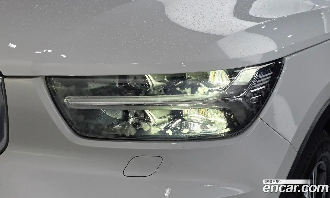 Volvo XC40 2021 2.0 автомат (гидро), фото 8