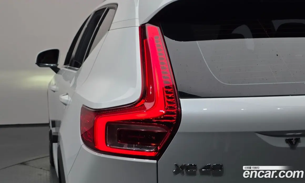 Volvo XC40 2021 2.0 автомат (гидро), фото 9