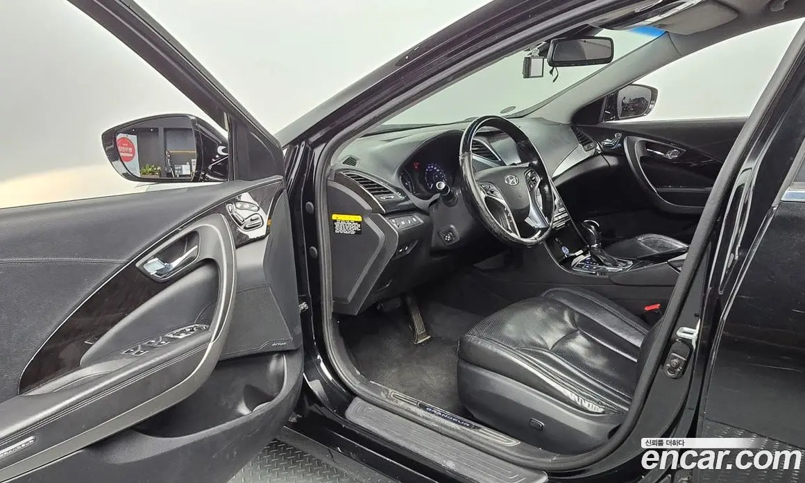 Hyundai Grandeur 2014 2.2 автомат (гидро), фото 13
