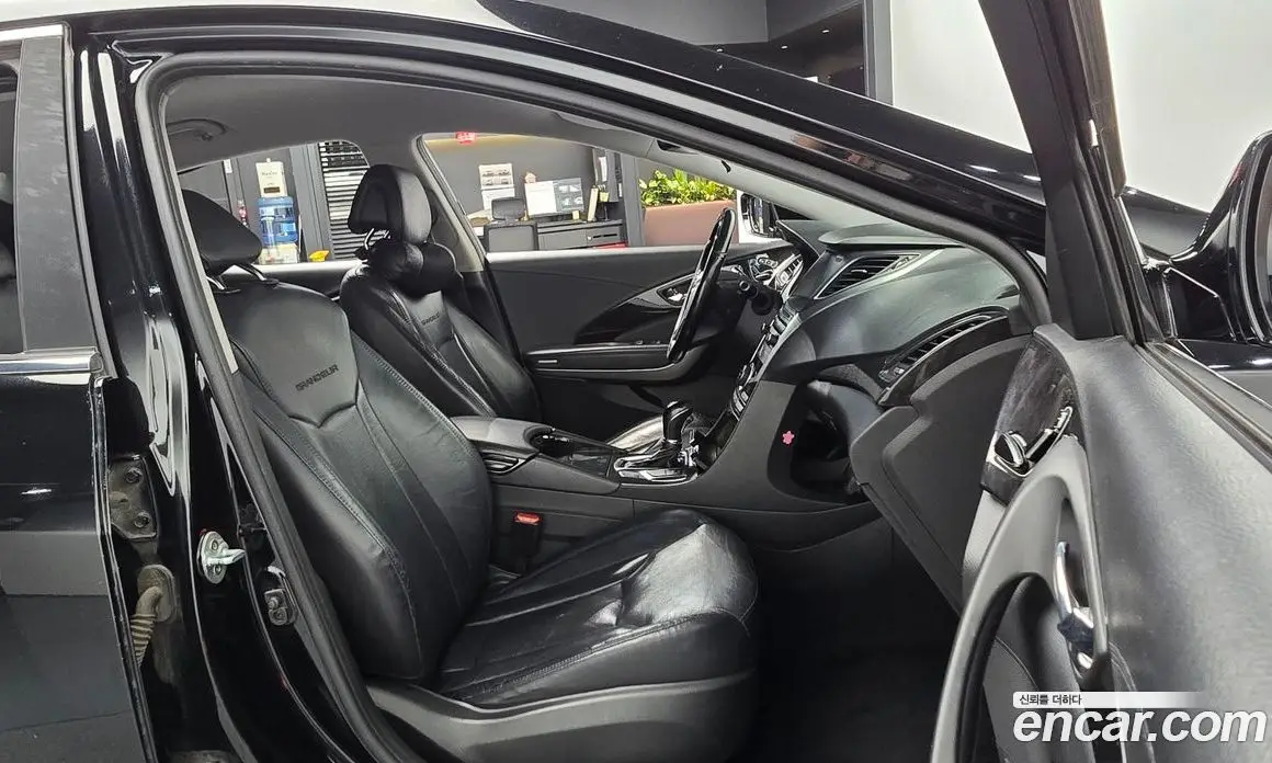 Hyundai Grandeur 2014 2.2 автомат (гидро), фото 16
