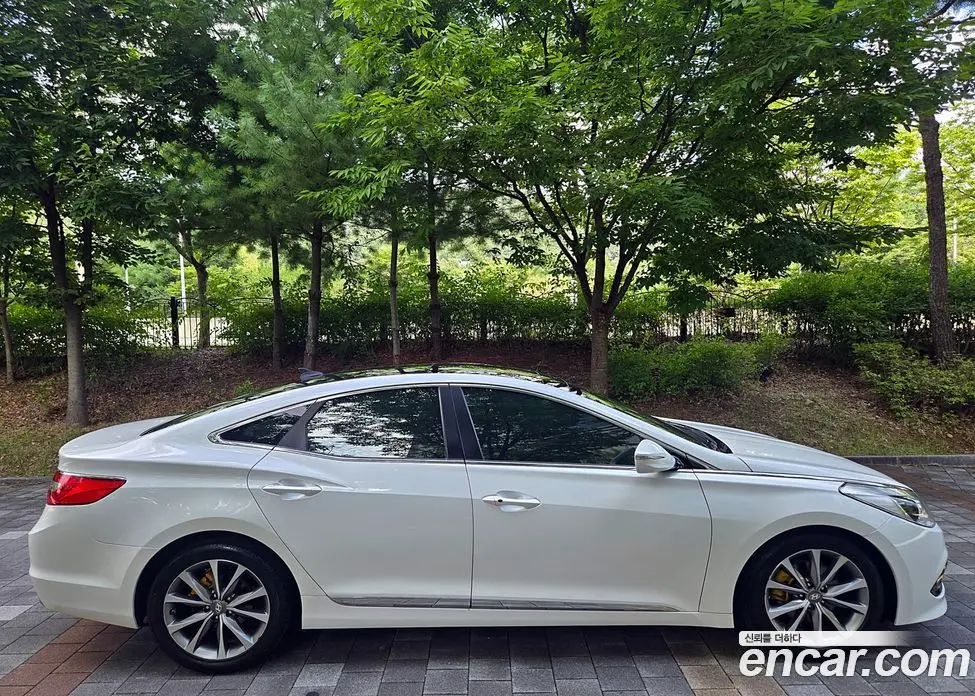 Hyundai Grandeur 2015 2.2 автомат (гидро), фото 7