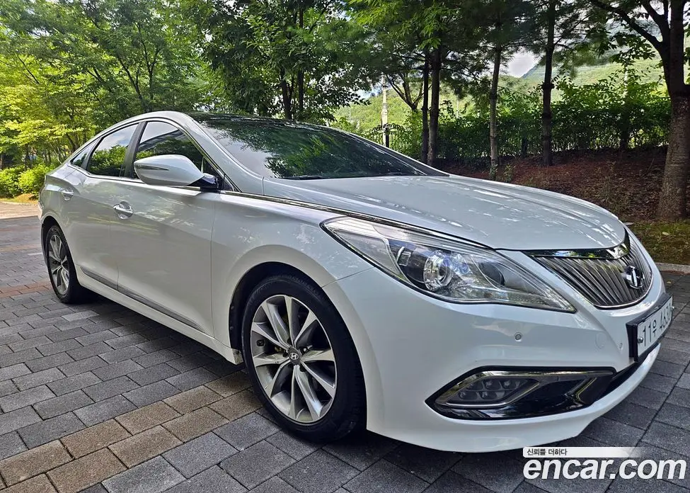 Hyundai Grandeur 2015 2.2 автомат (гидро), фото 8