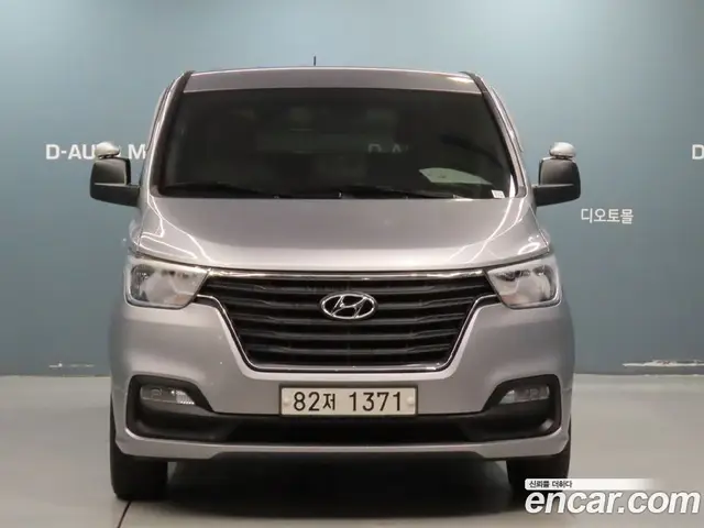 Hyundai Starex 2020 2.5 автомат (гидро), миниатюра 2