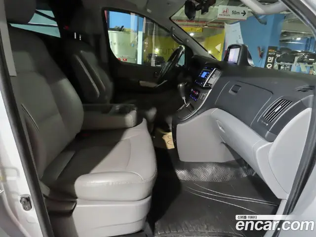 Hyundai Starex 2020 2.5 автомат (гидро), миниатюра 8