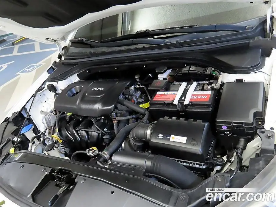 Hyundai Avante 2016 1.6 автомат (гидро), фото 17
