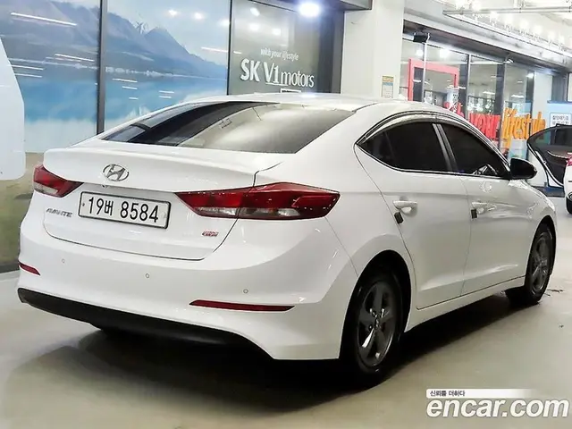 Hyundai Avante 2016 1.6 автомат (гидро), миниатюра 4
