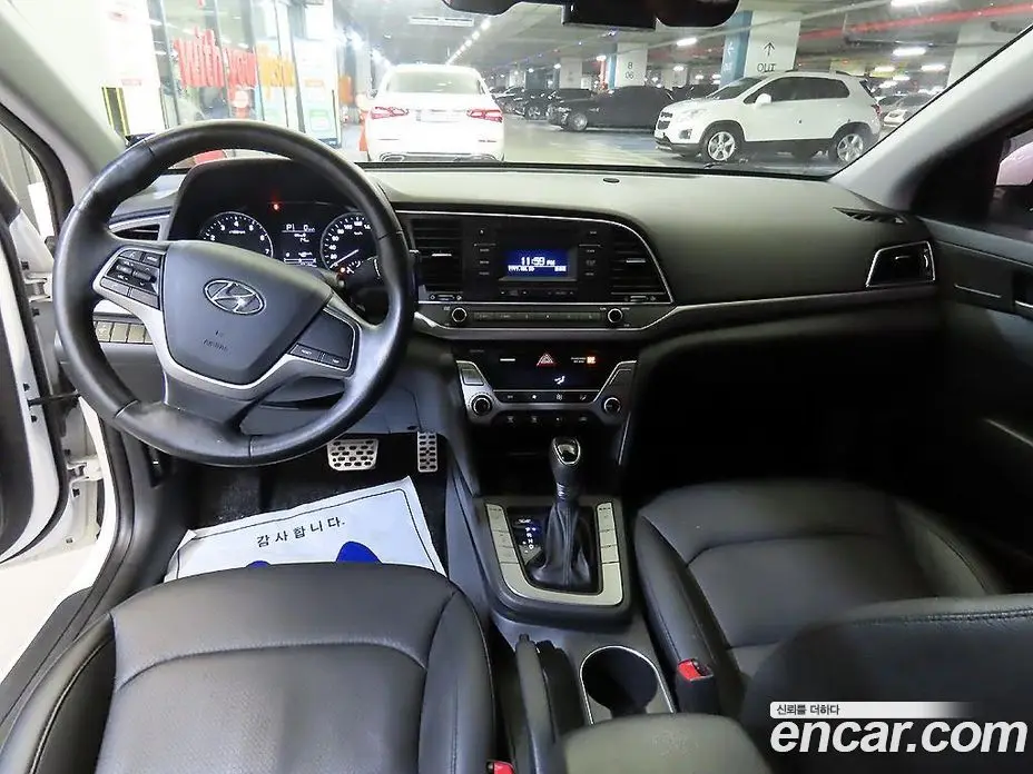 Hyundai Avante 2016 1.6 автомат (гидро), фото 10