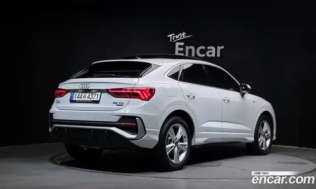 Audi Q3 2023 2.0 автомат (гидро), миниатюра 2
