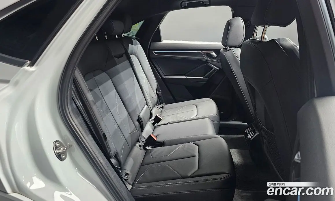 Audi Q3 2023 2.0 автомат (гидро), фото 17
