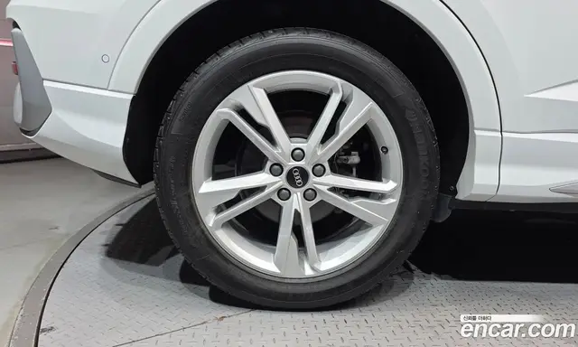 Audi Q3 2023 2.0 автомат (гидро), миниатюра 5