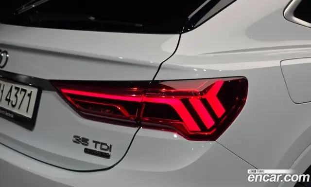 Audi Q3 2023 2.0 автомат (гидро), миниатюра 9