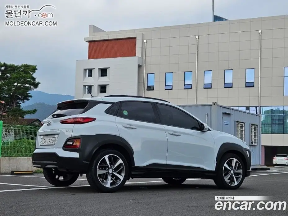 Hyundai Kona 2018 1.6 автомат (гидро), фото 2