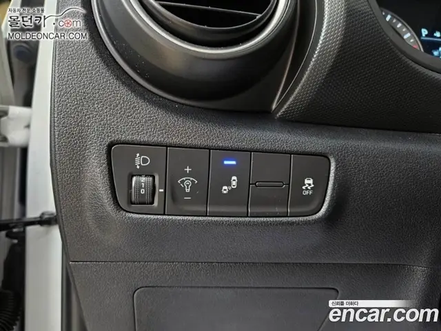 Hyundai Kona 2018 1.6 автомат (гидро), миниатюра 9