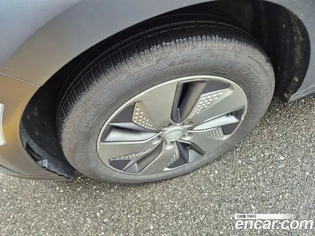 Hyundai Kona 2018 1.6 автомат (гидро), миниатюра 5