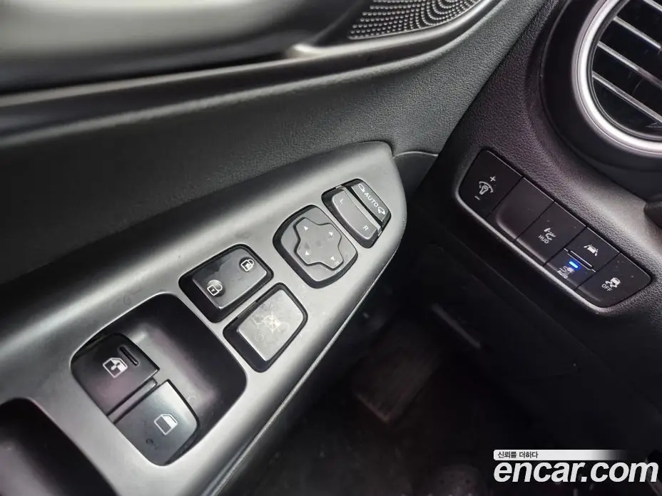 Hyundai Kona 2018 1.6 автомат (гидро), фото 7