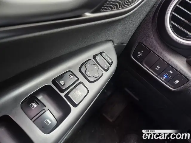 Hyundai Kona 2018 1.6 автомат (гидро), миниатюра 7