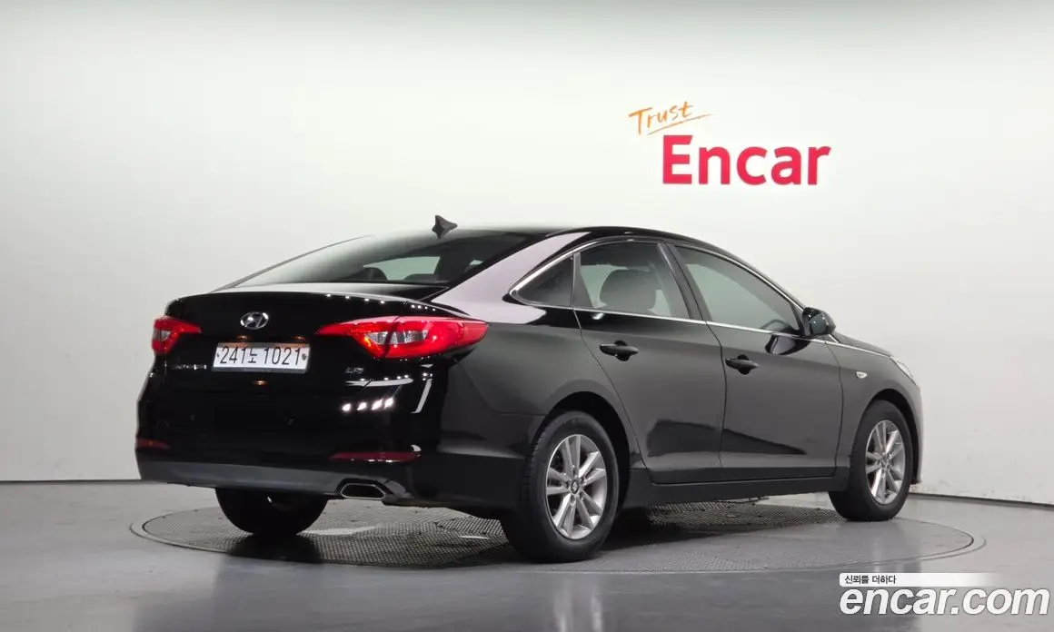 Hyundai Sonata 2014 2.0 автомат (гидро), фото 2