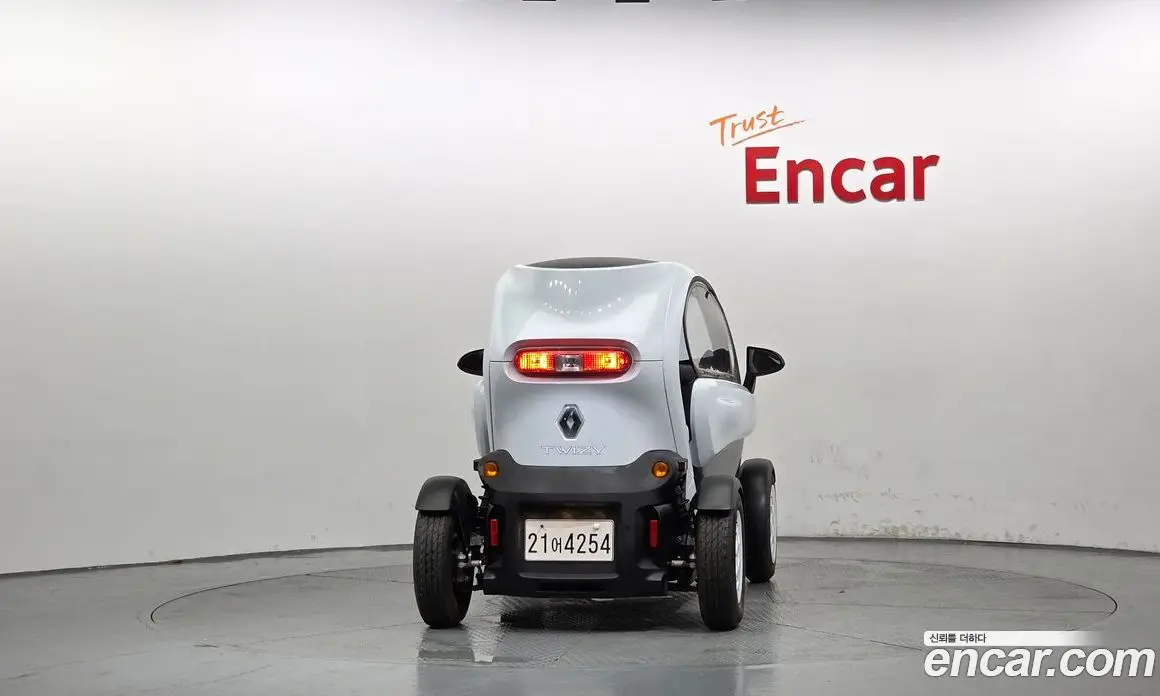 Renault (Samsung) Twizy 2020 0.1 АКПП, фото 4 Renault (Samsung) Twizy 2020 0.1 АКПП, фото 4