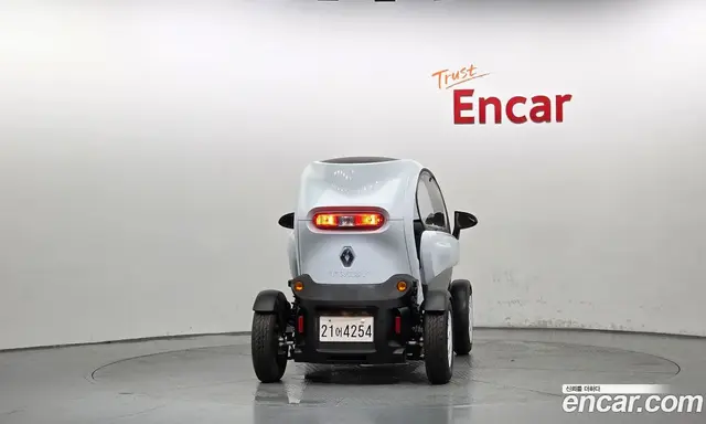Renault (Samsung) Twizy 2020 0.1 АКПП, миниатюра 4 Renault (Samsung) Twizy 2020 0.1 АКПП, миниатюра 4