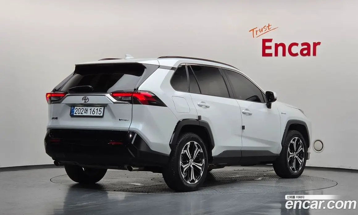 Toyota RAV4 2025 2.5 автомат (гидро), фото 2
