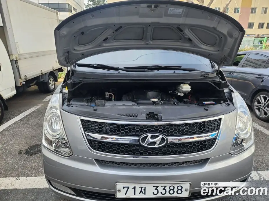 Hyundai Starex 2013 2.5 автомат (гидро), фото 16