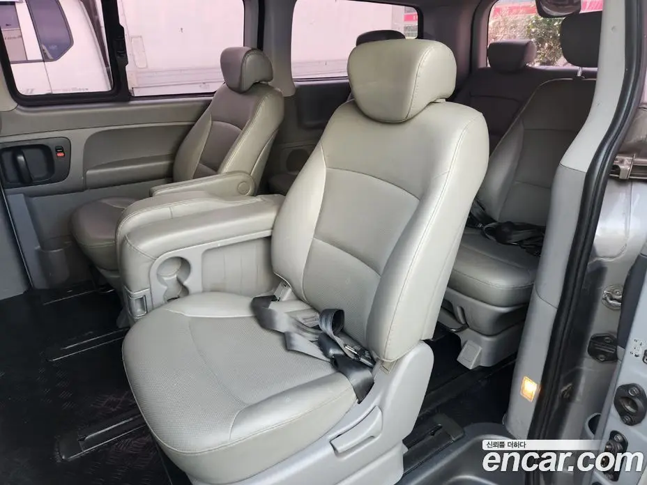 Hyundai Starex 2013 2.5 автомат (гидро), фото 8