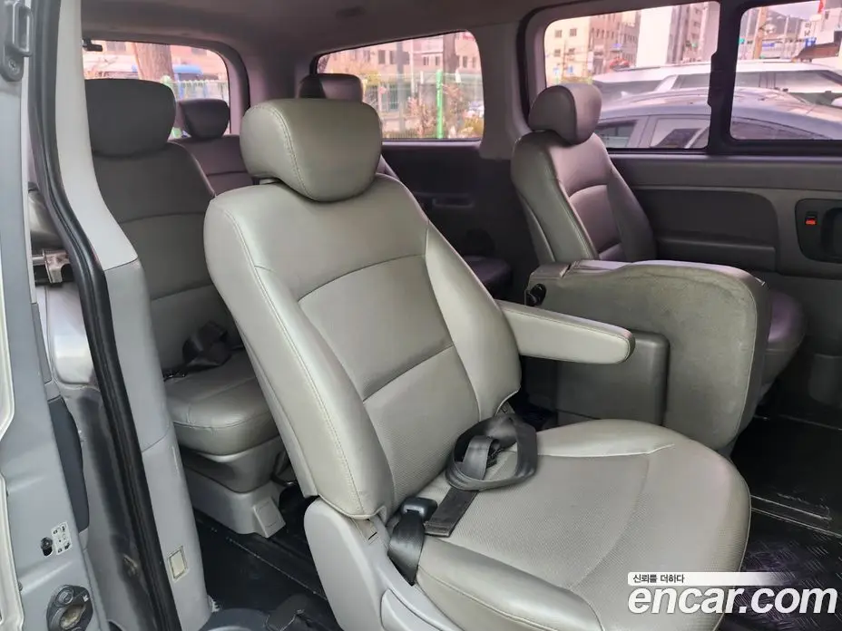 Hyundai Starex 2013 2.5 автомат (гидро), фото 9
