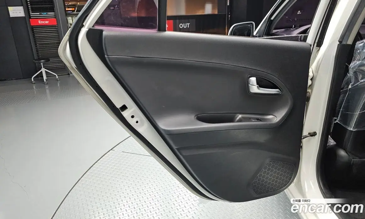 Kia Morning 2015 1.0 автомат (гидро), фото 14