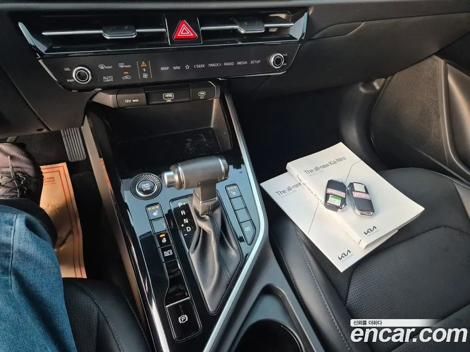 Kia Niro 2022 1.6 автомат (гидро), фото 19