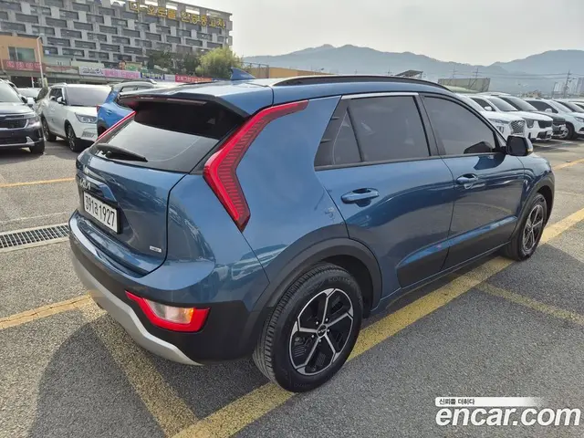 Kia Niro 2022 1.6 автомат (гидро), миниатюра 4