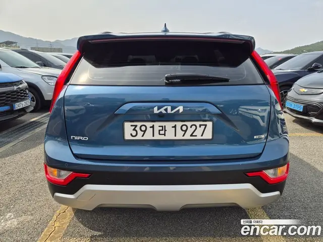 Kia Niro 2022 1.6 автомат (гидро), миниатюра 5