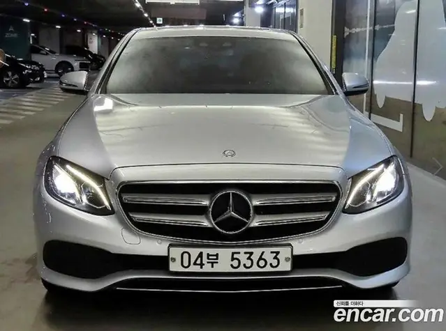 Mercedes-Benz E-Class 2017 2.0 автомат (гидро), миниатюра 2