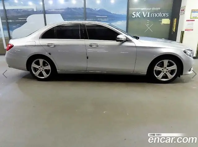 Mercedes-Benz E-Class 2017 2.0 автомат (гидро), миниатюра 3