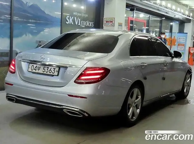 Mercedes-Benz E-Class 2017 2.0 автомат (гидро), миниатюра 4